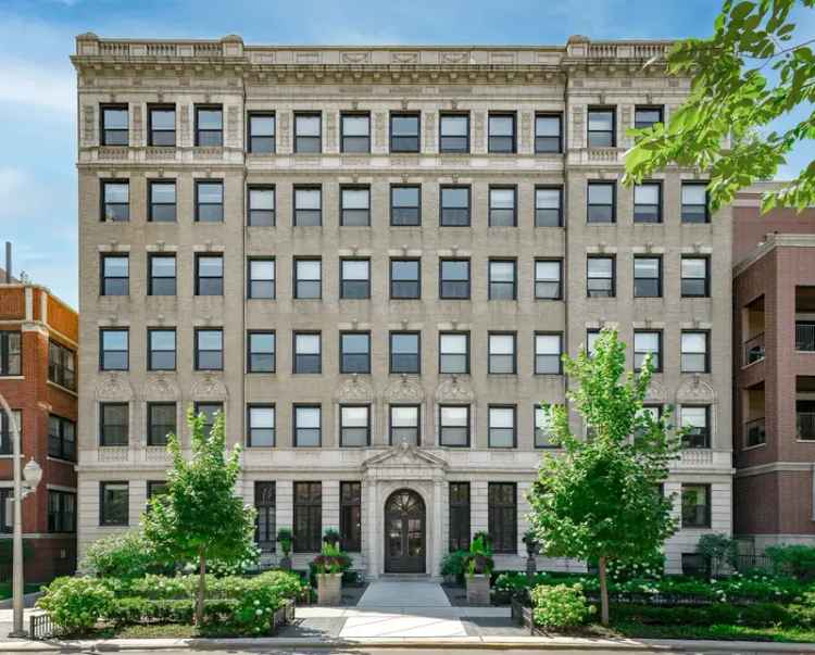 Rent Apartments in Lakeview with Modern Amenities and Fitness Room