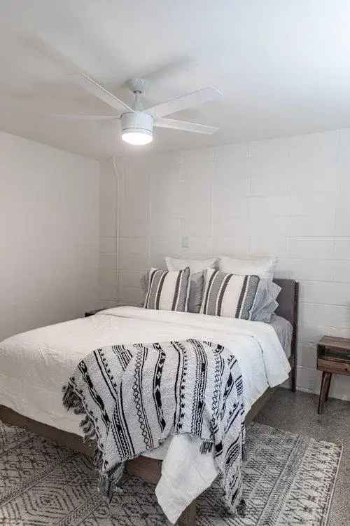 Rent 1 Bed 1 Bath Apartment in Studio Arms Near Mississippi River