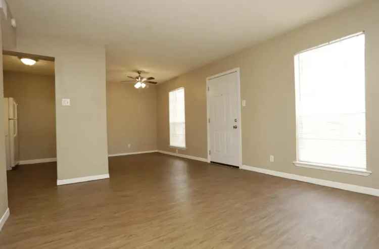 Rent Apartments in a Pet Friendly Gated Community Near UTRGV