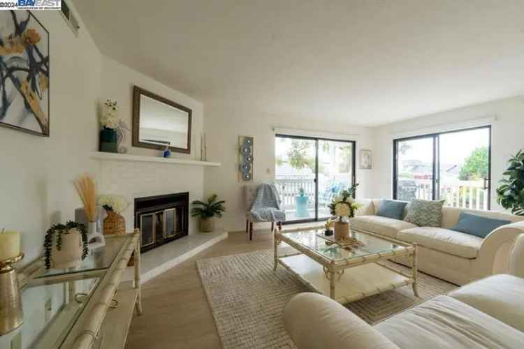 Rent Half Moon Bay Coastal Living Corner Unit with Balconies and Pool