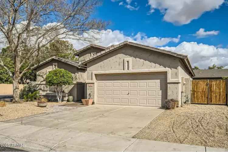 Buy House in Arrowhead Ranch with Corner Lot and Open Kitchen