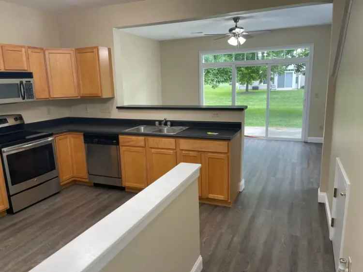 Rent Luxury Townhouse 2 Bedrooms Prime Location with Modern Features