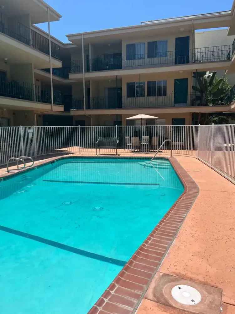 Rent Apartments in Encino with Pool and Assigned Parking