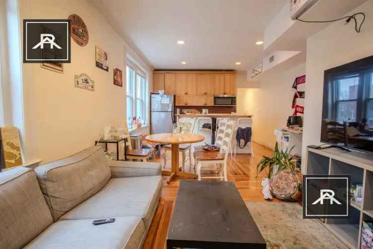 Rent Apartment Unit with Four Beds and Two Baths near Green Line