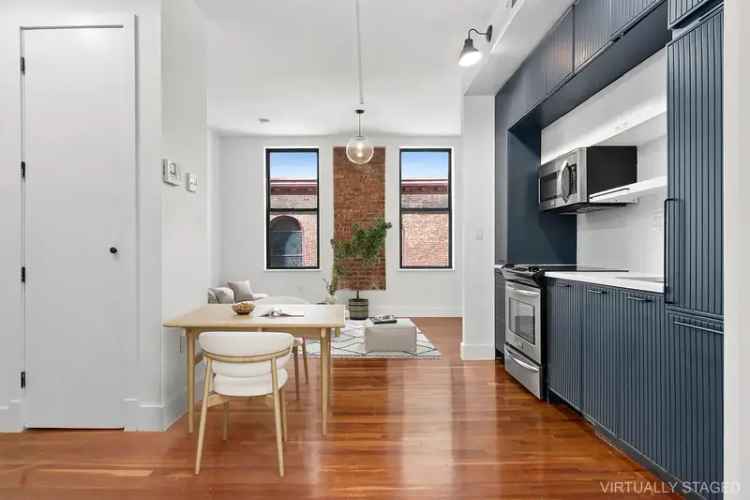 Apartment for Rent in Brooklyn with Modern Kitchen and Fitness Center