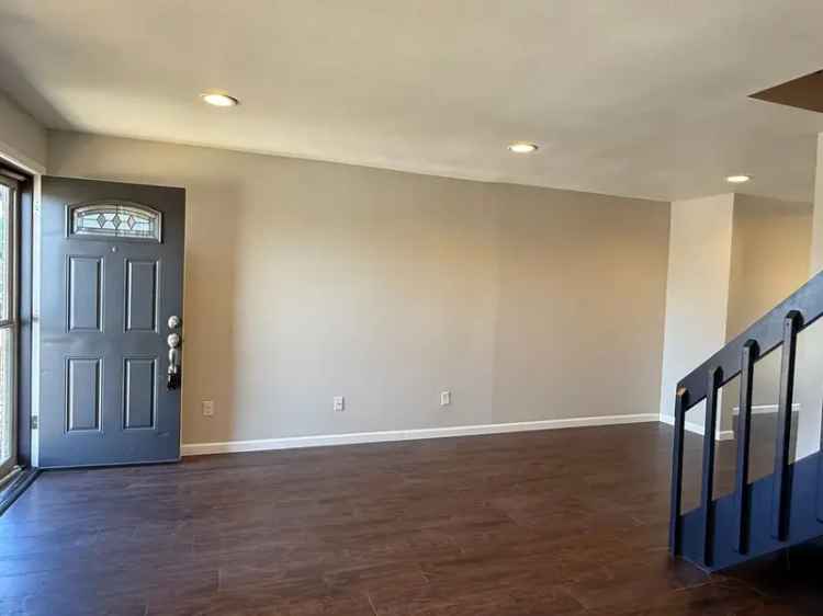 Rent Beautiful Townhome with 2 En Suite Bedrooms in Quincy Reservoir