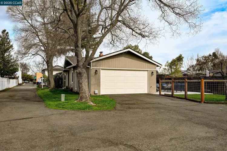 House For Sale in 1933, Oak Park Boulevard, Pleasant Hill, California