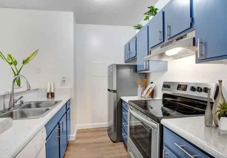 Rent Apartments in North Hollywood with Pool and Clubhouse Amenities