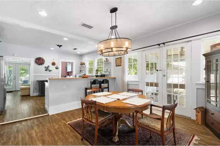 Buy Historic Bungalow in Downtown Bradenton with Modern Amenities