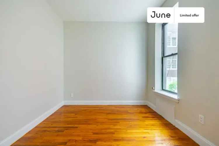 Rent Full Bedroom in East Village Apartment with Great Amenities