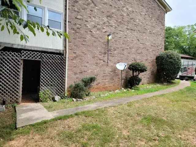 Rent Apartment Unit in Five Points with Pool and Utilities Included