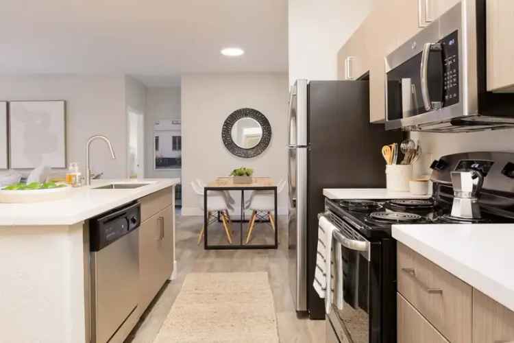 Rent Apartments at Adobe Ridge in Glendale with Modern Amenities