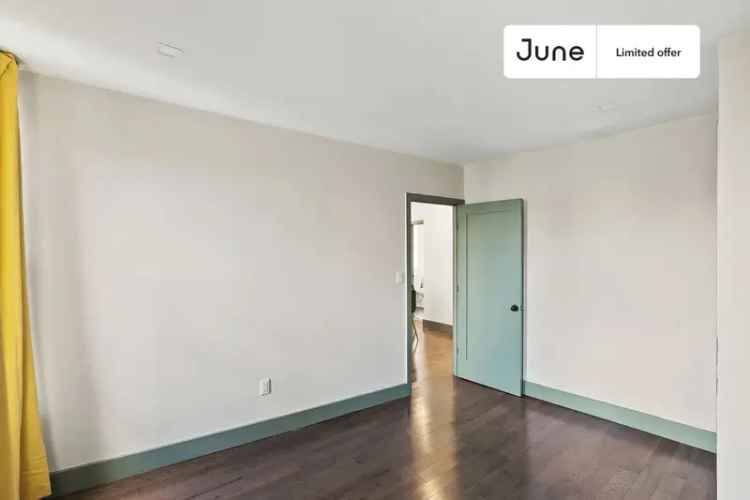 Rent Queen Room in 2 Bedroom Apartment in East Harlem with Great Amenities