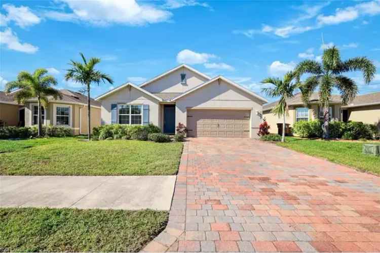 Buy lakefront home in Cape Coral with modern amenities and community features