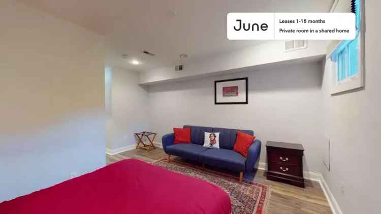 Rent Queen Room in Mount Vernon Square with Flexible Lease Options