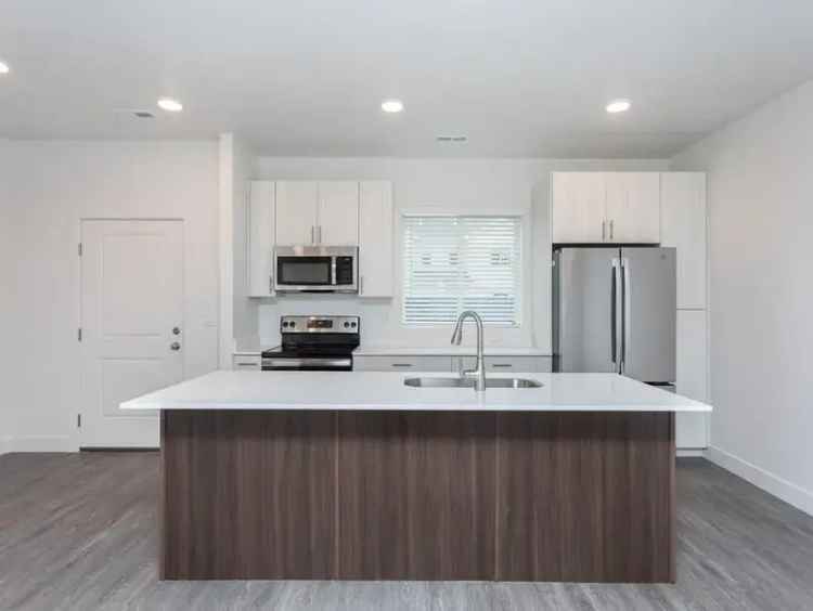 Rent Townhomes in Ogden UT with Stunning Features and Great Amenities