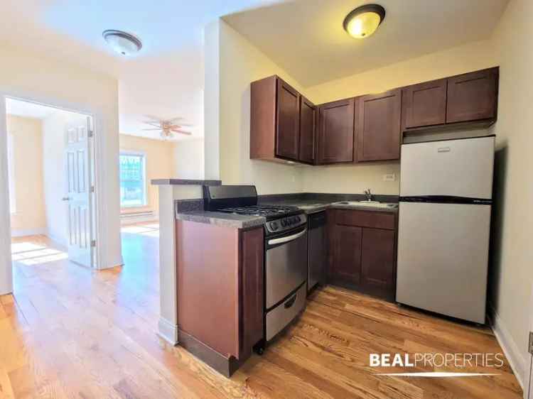 Rent Apartments Near Wrigley Field with Great Amenities