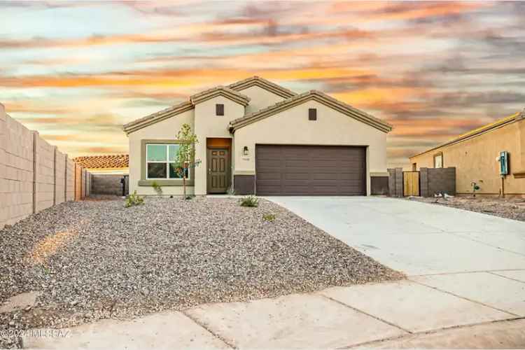 Buy Smart Home with 5 Beds and 3 Baths in Saguaro Bloom