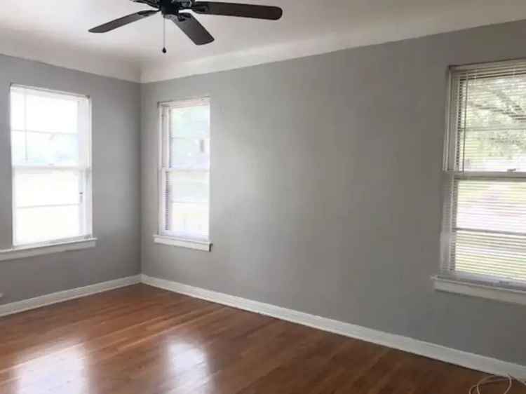 Rent Apartments in Alamo Heights with Studio and 1 to 2 Bedroom Options