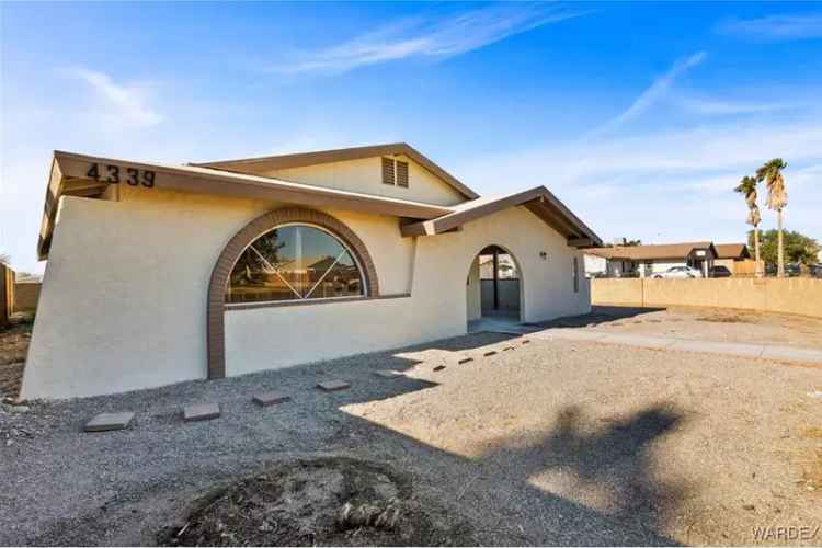 Buy modern 2 bedroom home in Fort Mohave with pool and clubhouse