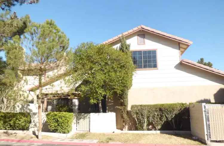 Rent Townhome in Paradise with Pool and Tennis Courts