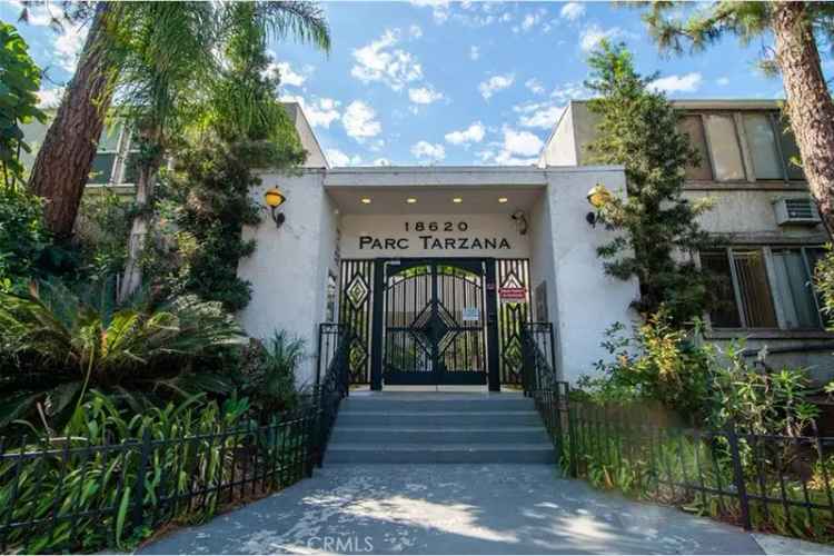 Condo for Rent in Parc Tarzana with Pool and Balcony