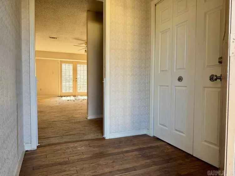 House For Sale in 7, Live Oak Lane, Russellville, Arkansas