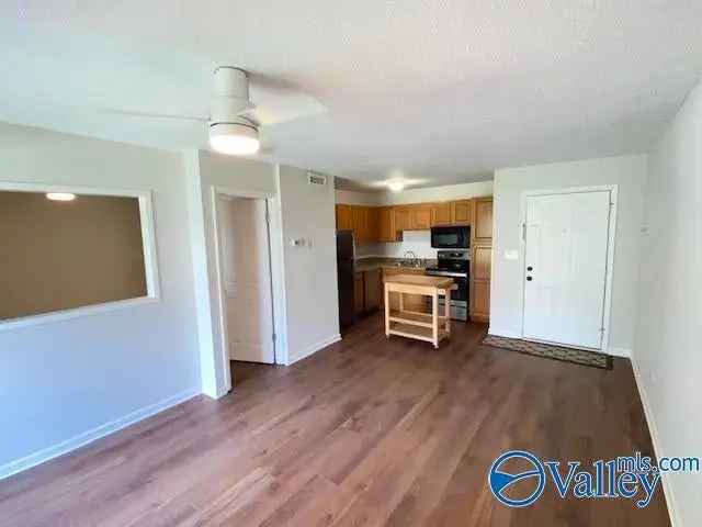 Buy Condo in Willow Pointe with Updated Features and Amenities