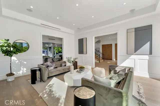 House For Sale in 11835, Kling Street, Los Angeles, California