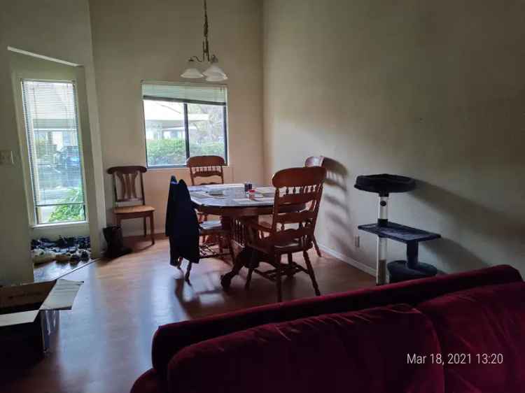 Rent 4 Bedroom Townhouse in Davis with Central Air and Pet Friendly Options