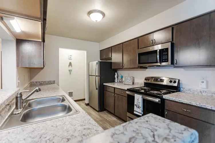 Rent 3 Bedroom Apartment in Stoughton with Modern Amenities