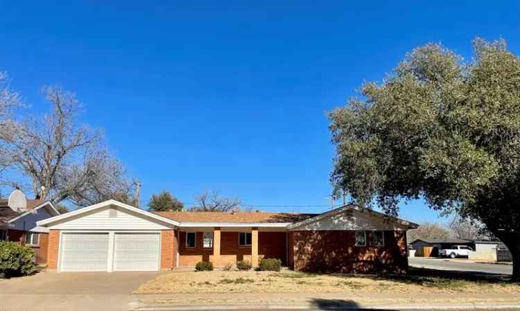 House For Sale in 1200, Northwest 12th Place, Andrews, Texas