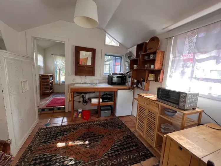 Rent Charming Studio Cottage Near Stanford University with Utilities Included