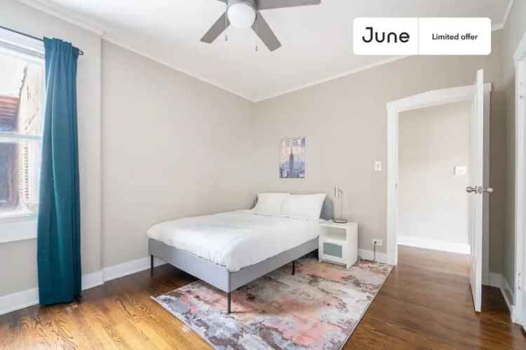 Room for Rent Queen Bedroom in Logan Square with Flexible Lease Options