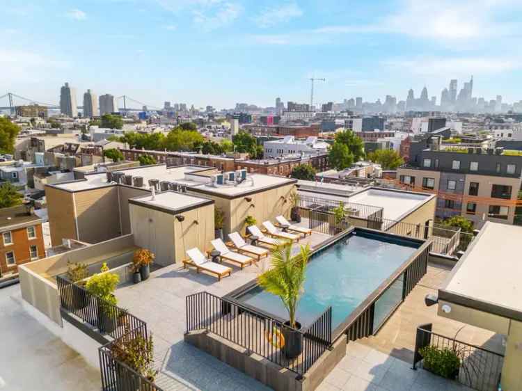 Luxury Apartments for Rent in Fishtown with Rooftop Pool and Lounge