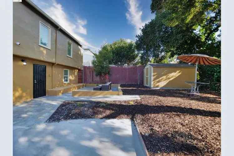 Buy Home in Oakland with Modern Finishes and Large Backyard