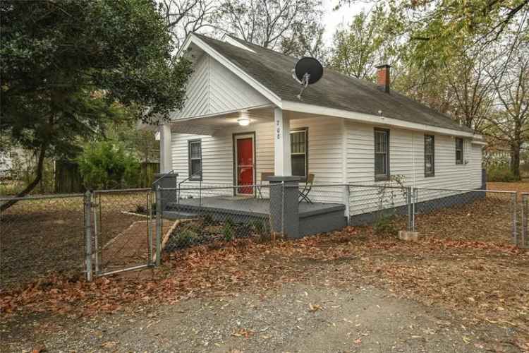 House For Sale in 708, North Wright Street, Siloam Springs, Arkansas