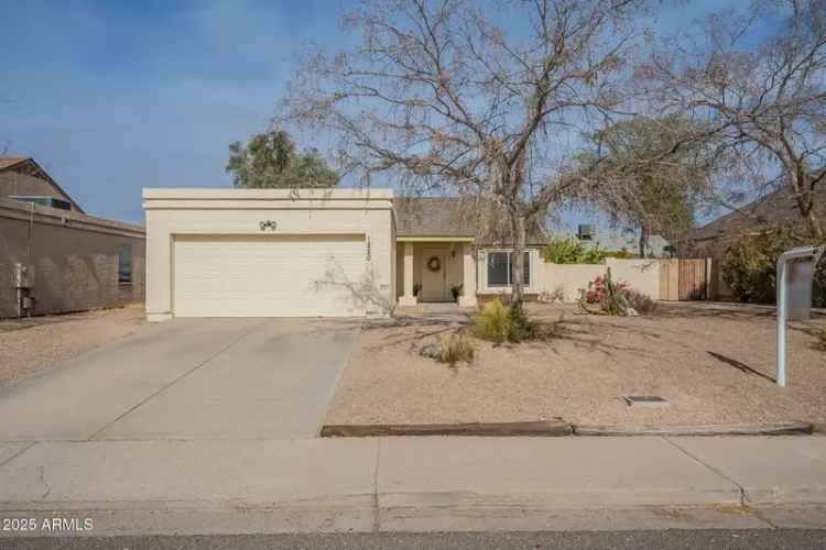 House For Sale in 1220, East Utopia Road, Phoenix, Arizona