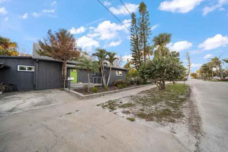 House For Sale in Clearwater, Florida