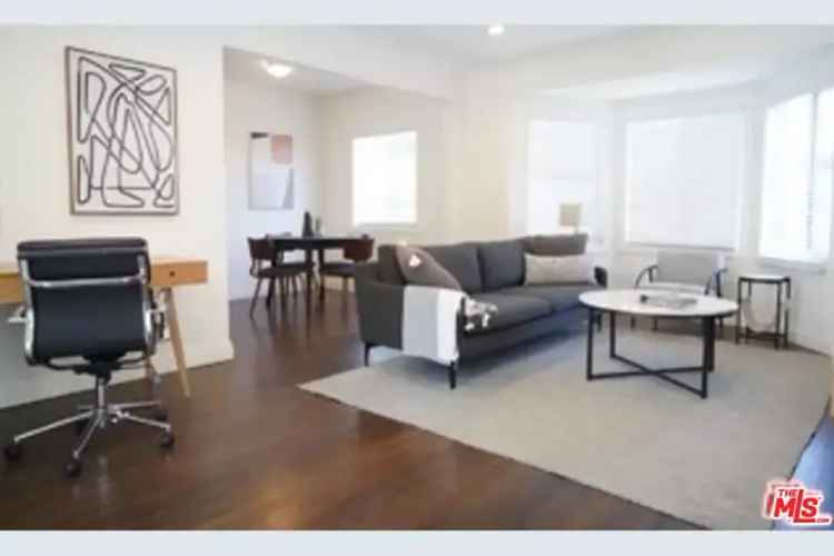 Rent Beautiful Apartment Complex in Miracle Mile with 2 Bedrooms and Garage