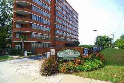 Luxury Rent Apartment at The Wilshire House in Columbia