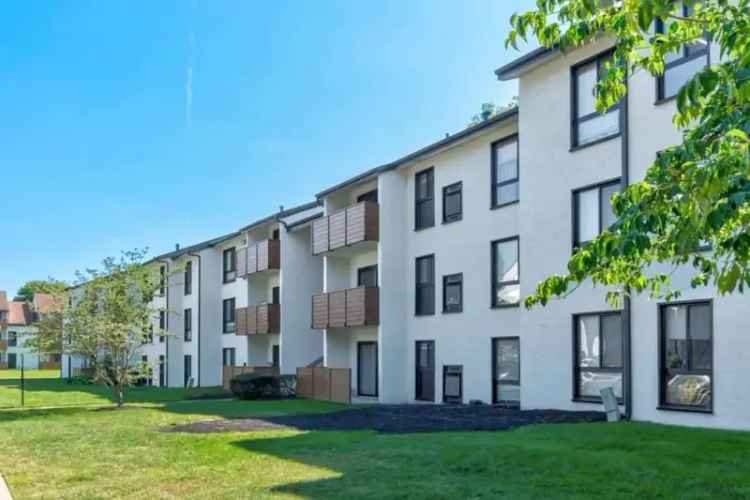 Rent Echelon Glen Apartments Near Center City Philadelphia