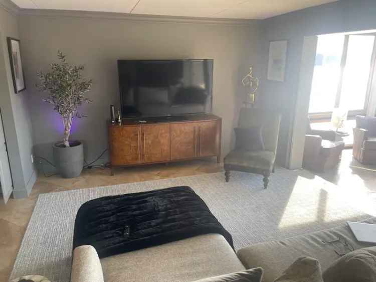 Rent Executive Apartment Overlooking Tennessee River in Harborpoint Community