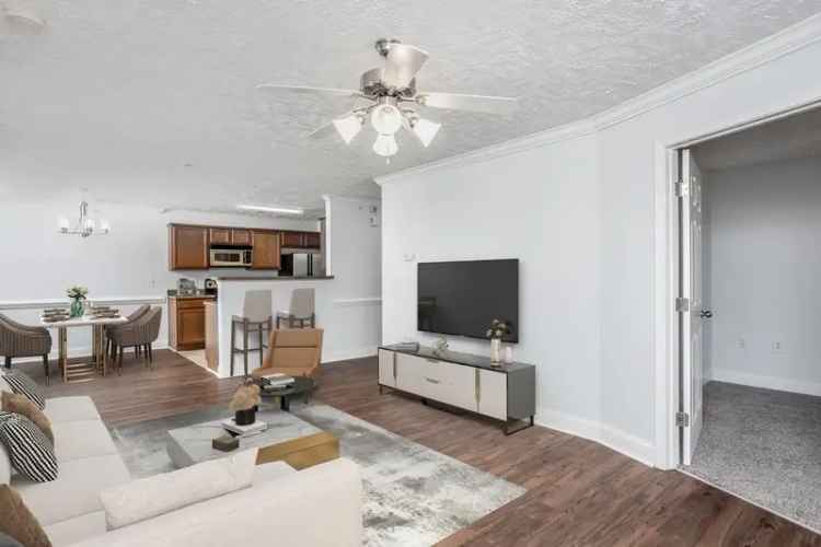 Rent Apartments in Woodland Village Fayetteville with Modern Amenities