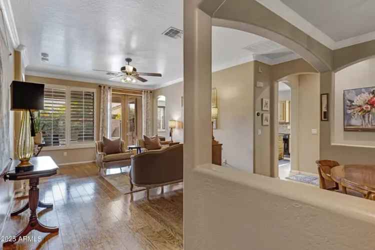 Luxurious buy home with pool and gourmet kitchen in Roadrunner