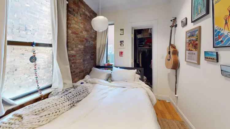 Rent Apartment Unit in East Village with Modern Features and Open Floor Plan