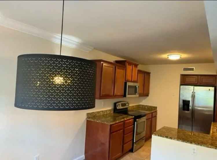 Rent 2 Bedroom Apartment in Jacksonville Beach with Pool and Grilling Area