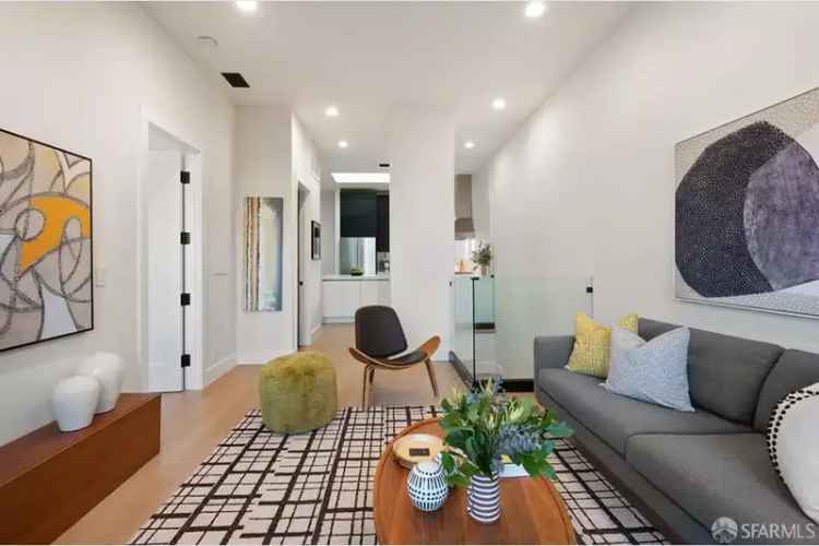 Buy Penthouse in Cow Hollow with Two Bedrooms and Designer Finishes