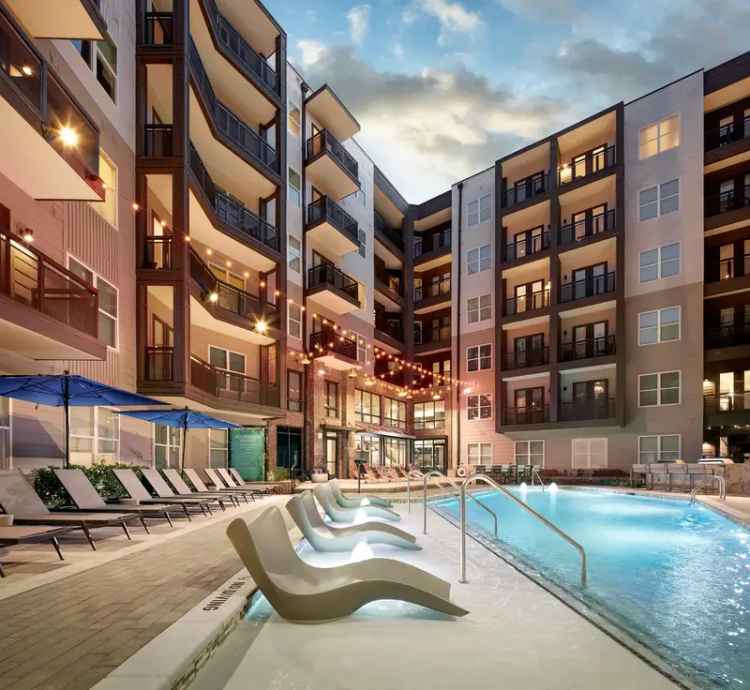 Rent Luxury Apartments in Charlotte with Community Focus and Convenience