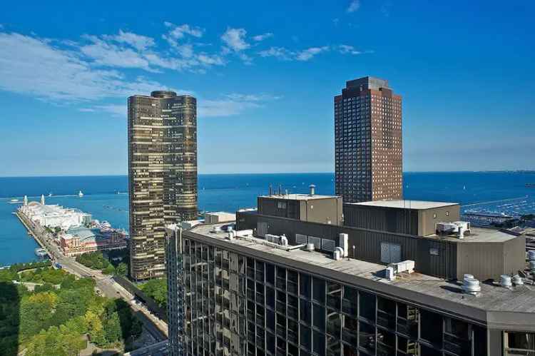 Rent Luxury Apartments in Downtown Chicago with Lakefront Views